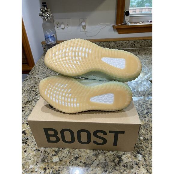DS Adidas Yeezy 350 v2 Hyperspace Men’s Size 9 *SHIPS FAST*